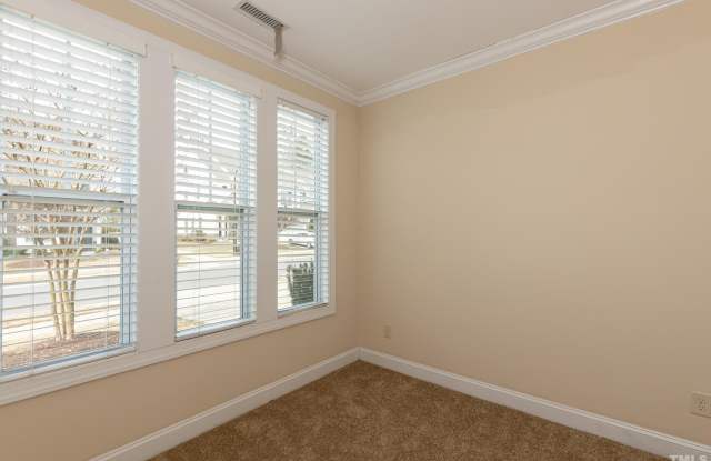 517 Finnbar Drive Gallery 4
