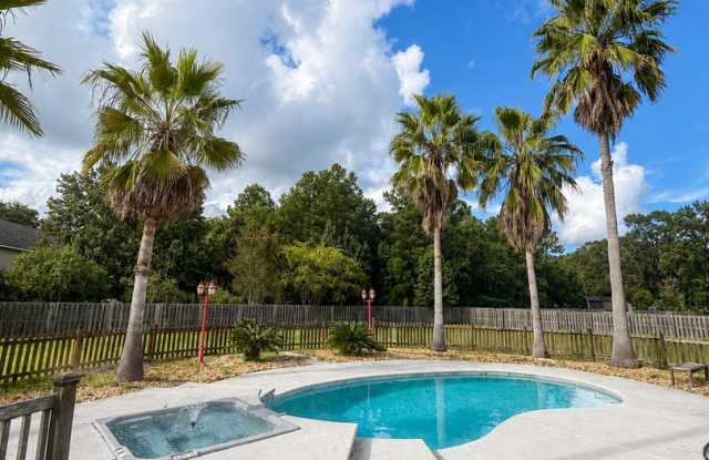 Spacious 4-Bedroom Home with In-Ground Pool! Gallery 3