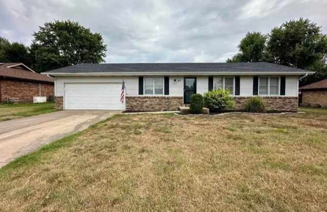 Desired neighborhood! - 213 East Halsey Street, Republic, MO 65738