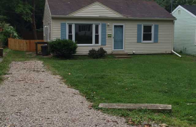 1028 East Maxwell Lane photos photos