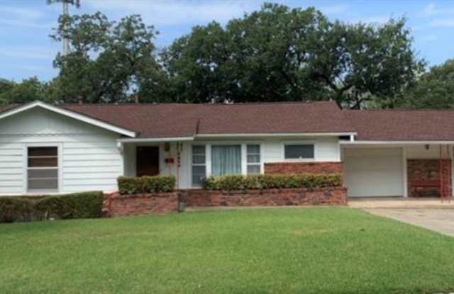 4866 Dunlap Drive - 4866 Dunlap Drive, Fort Worth, TX 76119