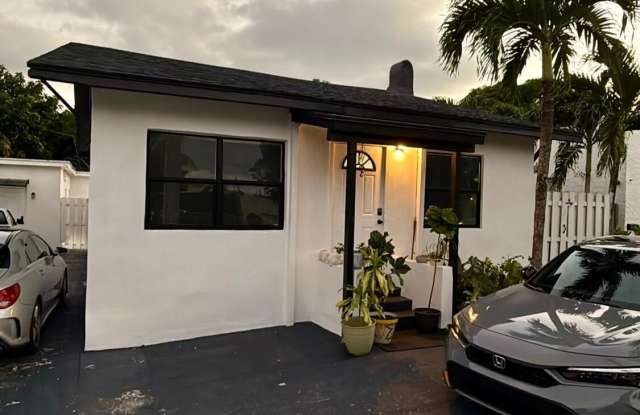 712 Nottingham Boulevard - 712 Nottingham Boulevard, West Palm Beach, FL 33405