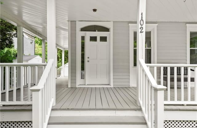 102 Orchard Street - 102 Orchard Street, Cos Cob, CT 06807