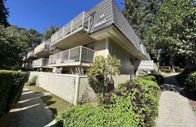 The village in Kirkland - 1 bed 1 bath 2nd floor unit with balcony Gallery 1