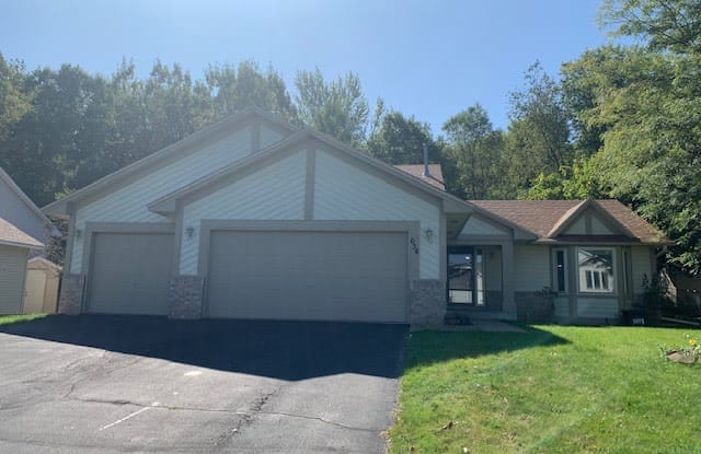 634 Hillside Dr - 634 Hillside Drive, Eagan, MN 55121