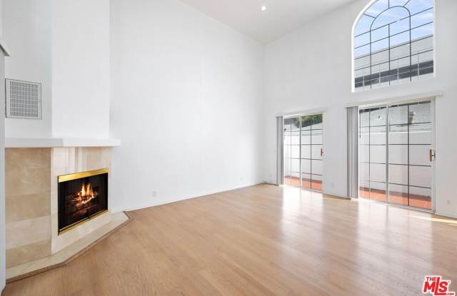 1338 Yale St Gallery 4