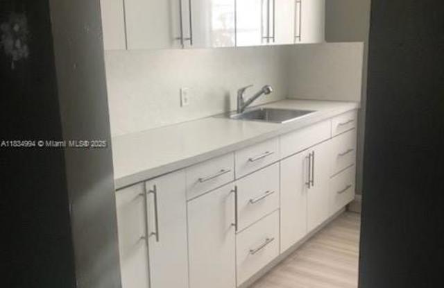 1016 Biarritz Dr photos photos