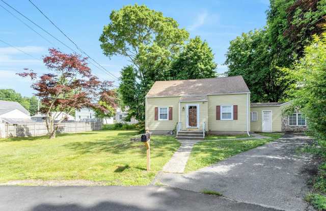 124 Minturn Place - 124 Minturn Place, Bridgeport, CT 06606