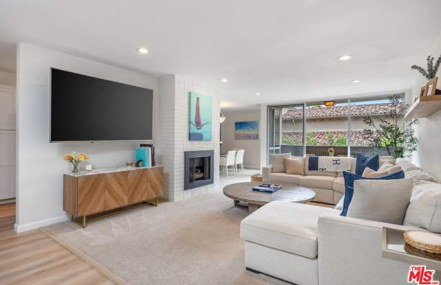 809 S Bundy Dr photos photos