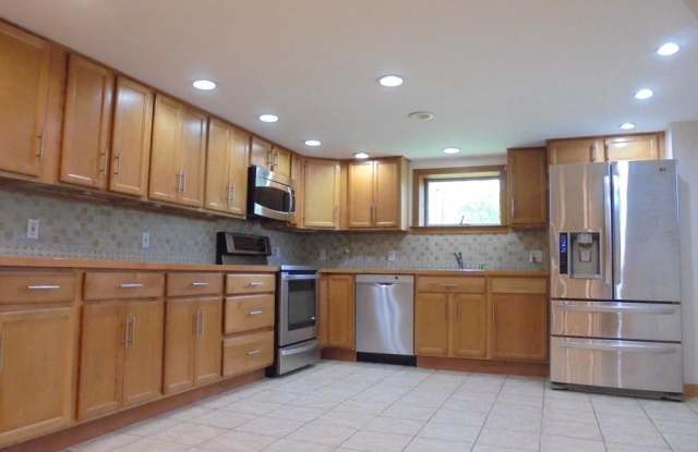 145 Main Street - 145 Main Street, Athol, MA 01331