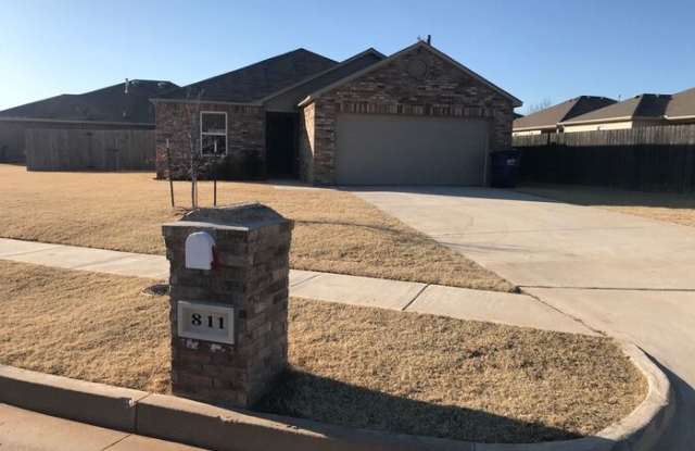 811 Monarch Way - 811 Monarch Way, Purcell, OK 73080