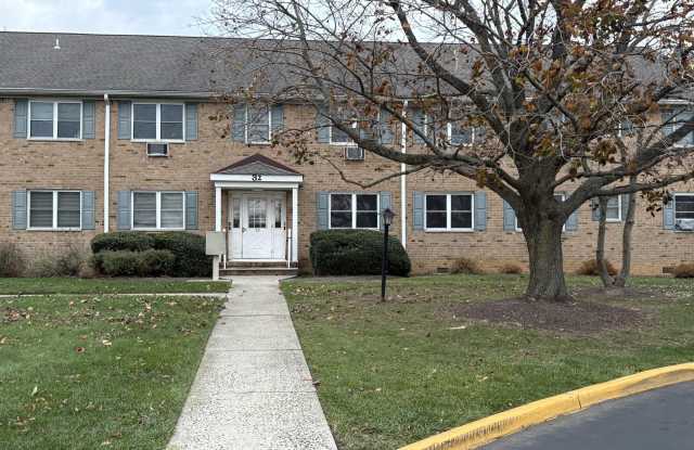 32 Manchester Court unit: D - 32 Manchester Court, West Freehold, NJ 07728