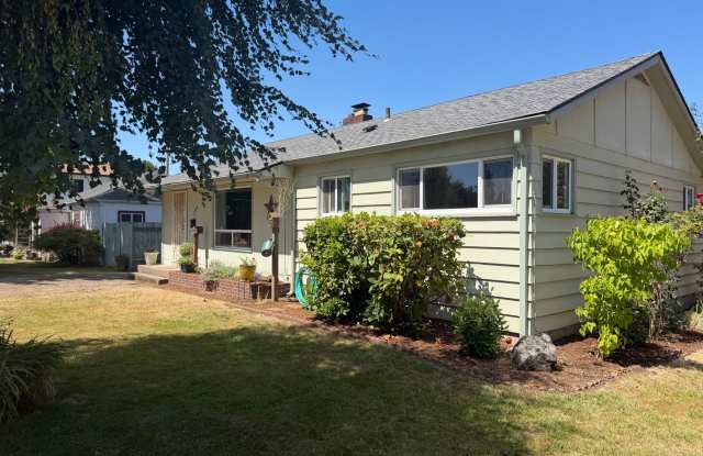 Beautifully updated 3-bedroom 1 bath duplex in Springfield! Gallery 3