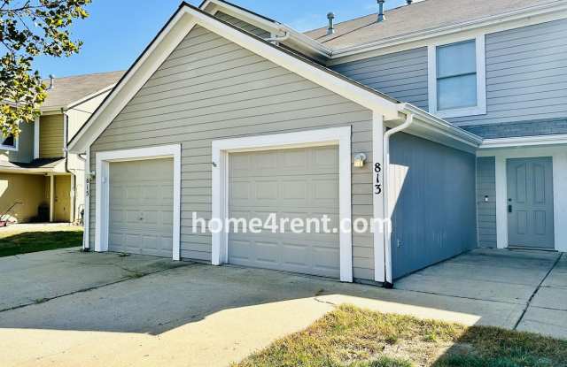 Maintenance Free Living in Gardner w/ Plenty of Living Space and Large Bedrooms! - 813 167th Court, Gardner, KS 66030