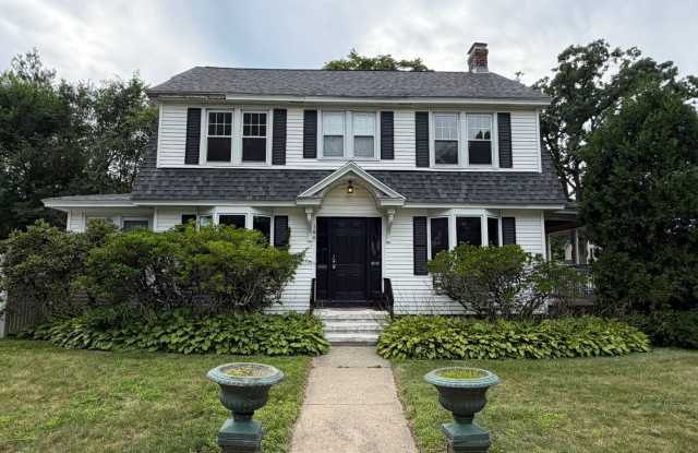 Beautiful 3 Bedroom, Single Family Home in Springfield photos photos