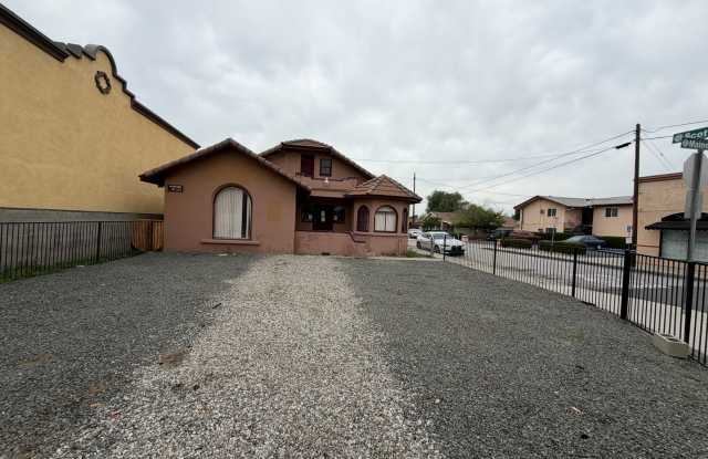 3BEDROOM 1 BATHROOM COMMERCIAL PROPERTY photos photos