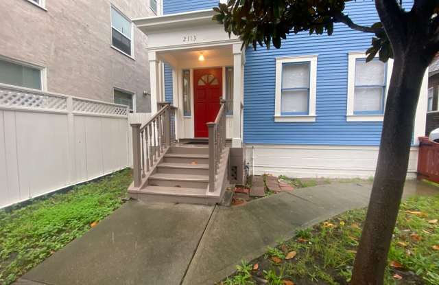 Advent - Gorgeous 5 Bedroom Home With Front/Backyard, Driveway  Washer/Dryer! photos photos