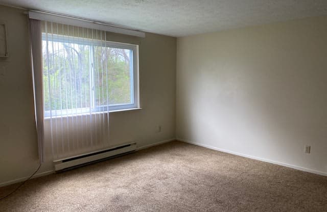 112 Gluck St Apt C photos photos