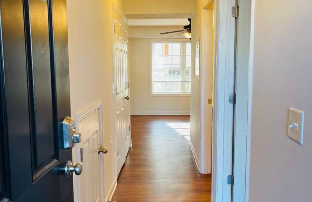 One Bedroom Garden Apartment Gallery 3