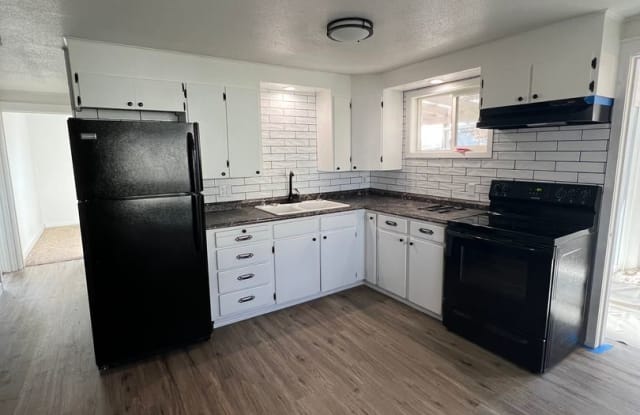 1192 N 30th St - 1192 North 30th Street, Springfield, OR 97478