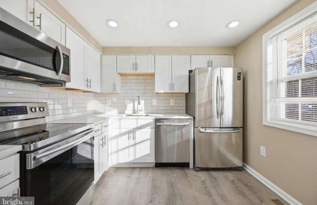 14602 KING LEAR Court Gallery 2