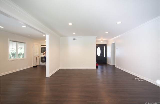 22436 Saticoy Street Gallery 2