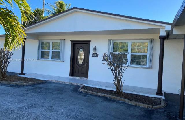 7201 SW 102nd Ave - 7201 Southwest 102nd Avenue, Sunset, FL 33173