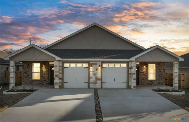 5116 Rose Garden Loop - 1 photos photos