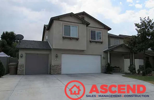 Large Two Story Home Near Golden Valley Highschool! photos photos
