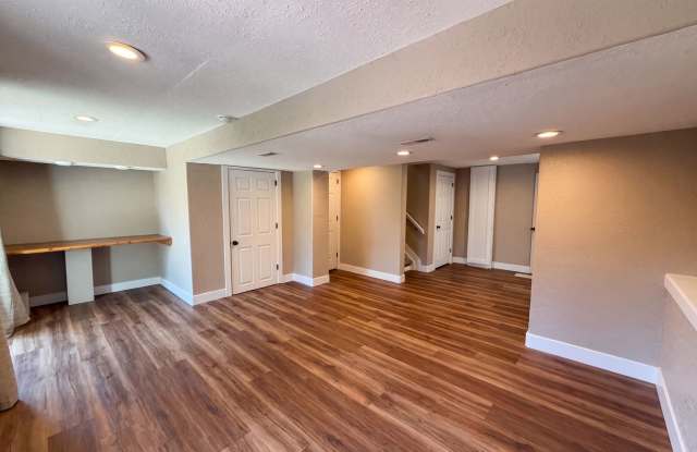 9625 Crosspointe Dr Gallery 3