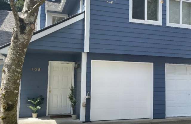 3-Bedroom Silverdale Ridgetop near Island Lake. photos photos