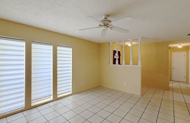 889 Hendry Drive Gallery 3