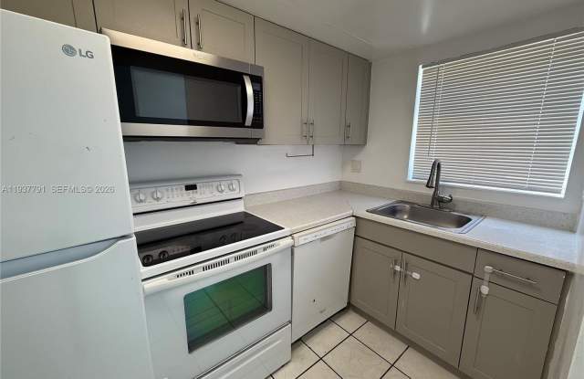 2454 NW 52nd Ave photos photos