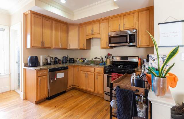 Brighton 4 Bed – Renovated – Central A/C – No Fee – 6/1 Gallery 4