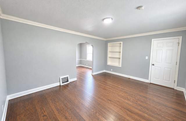 Charming 3-Bedroom Home with Spacious Backyard! Gallery 3
