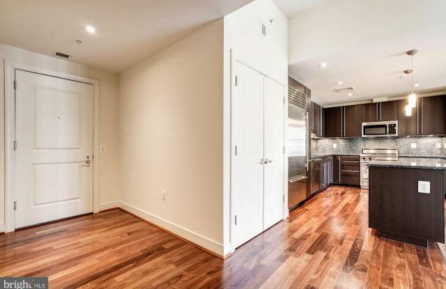 2425 L Street NW Gallery 4