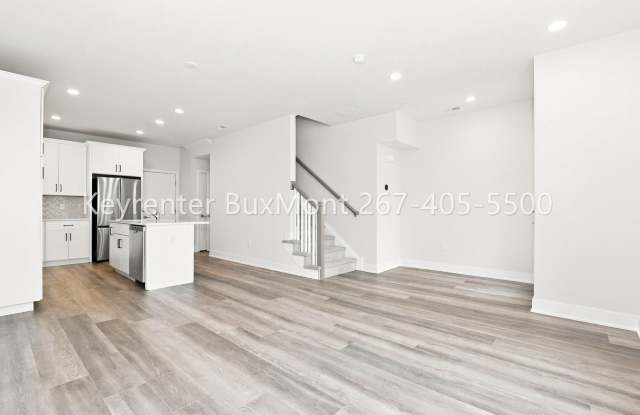 KOP Townhome with EV Charger & Open floor plan Gallery 4