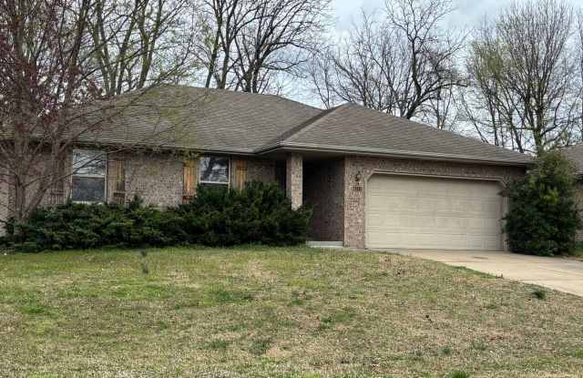 All brick, 3 bedroom, 2 bathrom, 2 car garage ranch home in the Kickapoo school boundaries Gallery 1