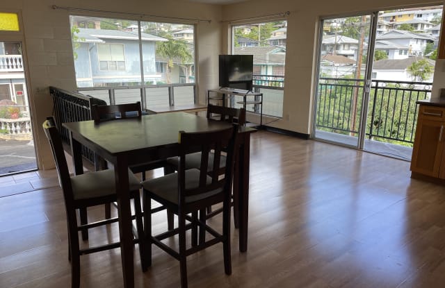 2821 Kamanaiki St - 2821 Kamanaiki Street, Honolulu, HI 96819