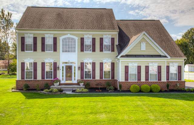 Stunning 4 bedroom, 2.5 bath, 2 story colonial  Coming soon Gallery 1