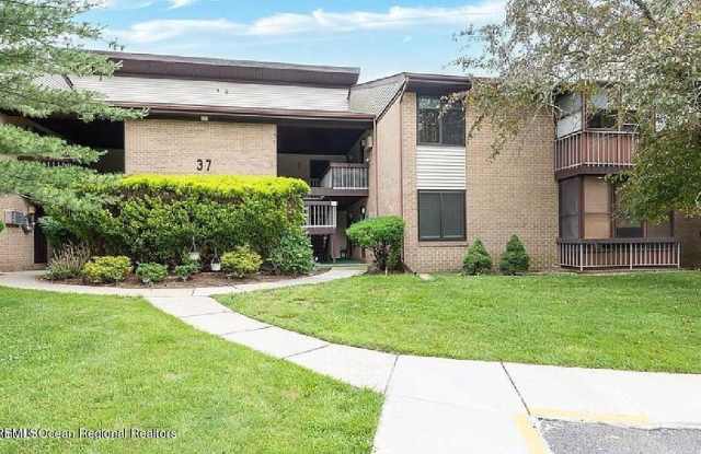 37 Amberly Drive - 37 Amberly Drive, Monmouth County, NJ 07726 37 Amberly Drive - 37 Amberly Drive, Monmouth County, NJ 07726