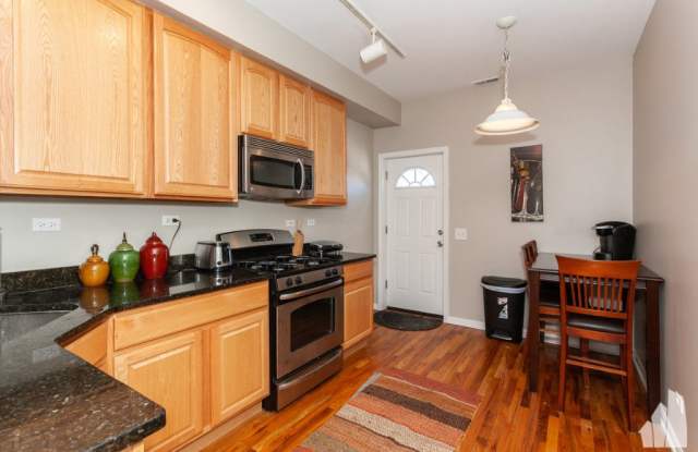 2440 North Ashland Avenue photos photos