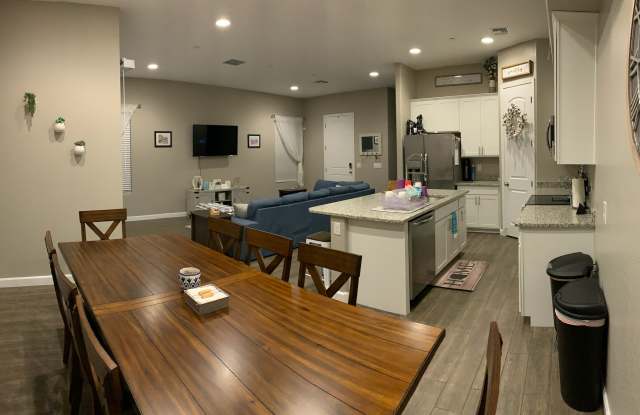 3737 E Catalina Dr photos photos