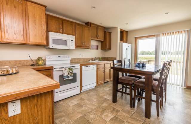 3633 Saddle Horn Trail - 3633 Saddle Horn Trail, Ogden, KS 66517