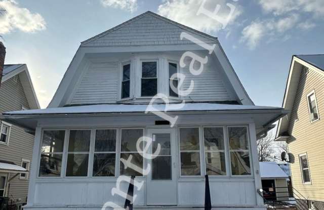 Comfy 3-Bedroom Home with Classic Charm in Toledo’s Old South End photos photos