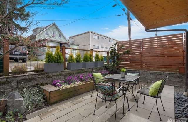 Townhome in the heart of Columbia City — 3 bed, 2.5 bath with a flexible layout photos photos