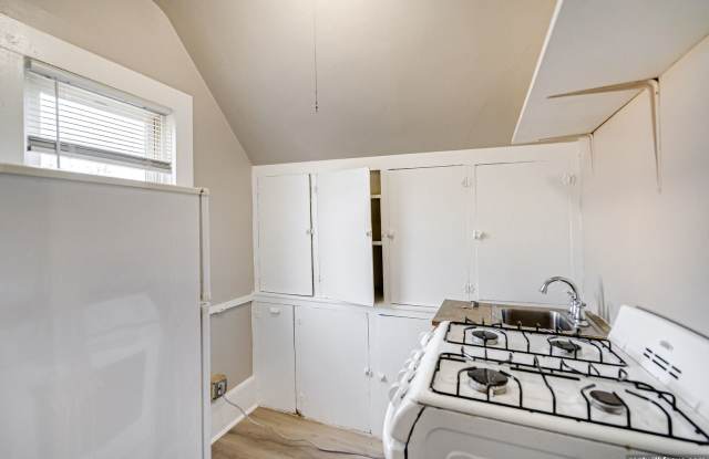 200 Bond Street photos photos