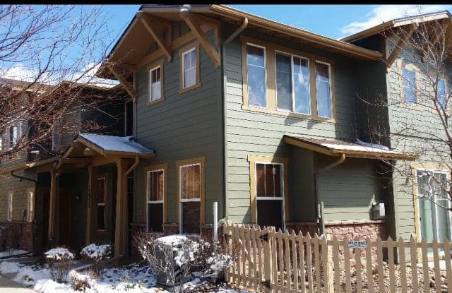 17933 E 104th Pl Unit B - 17933 E 104th Pl, Commerce City, CO 80022