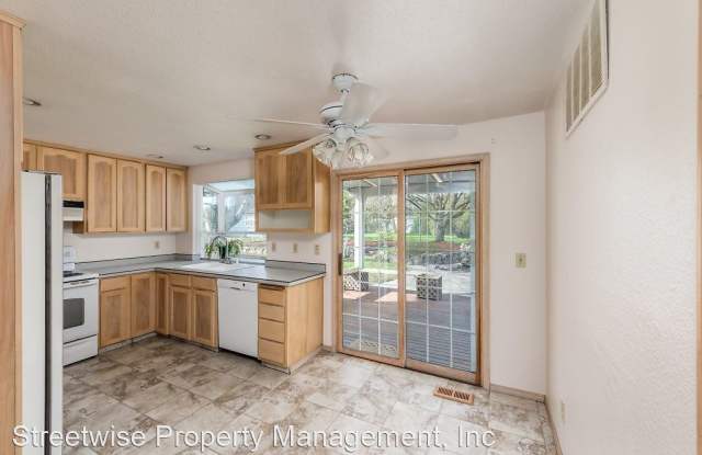 18265 SW Salix Ridge St Gallery 3
