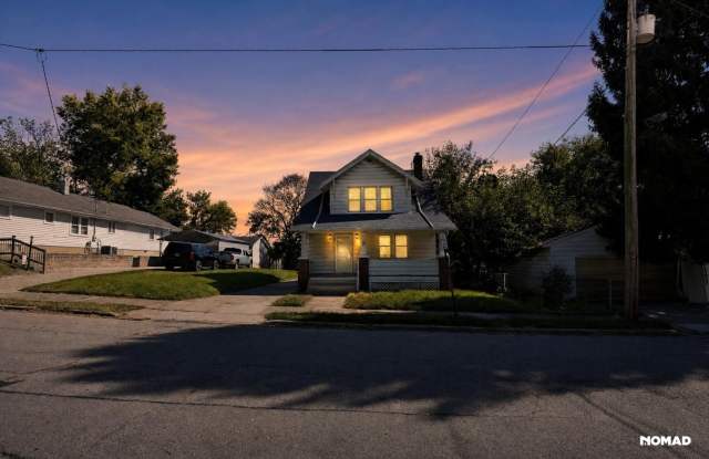 Charming 2BR House in Springfield Gallery 1